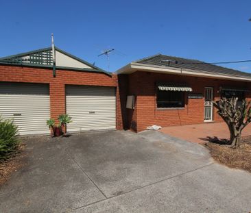 Walking Distance to Warwick Farm Station - Photo 4