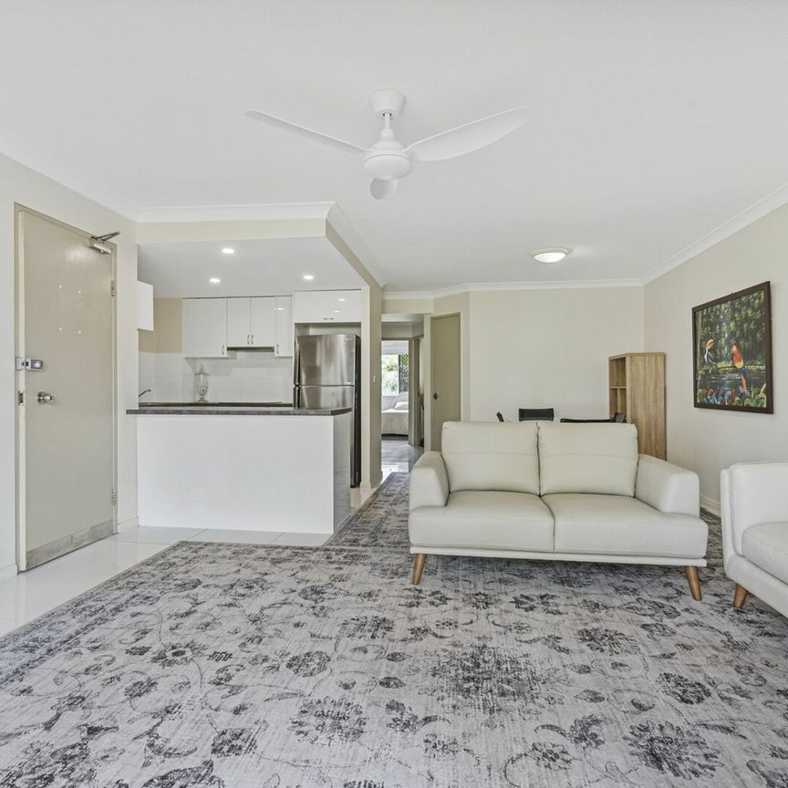 TWO BEDROOM FURNISHED APARTMENT - RESORT STYLE POOL - WALK TO BEACH - Photo 1