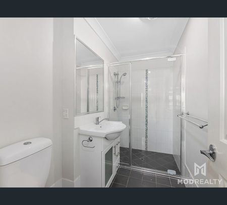 14B Siemons Street, One Mile, Qld 4305 - Photo 4