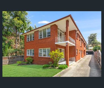 Sunny Renovated 2 Bedroom Townhouse - Photo 4