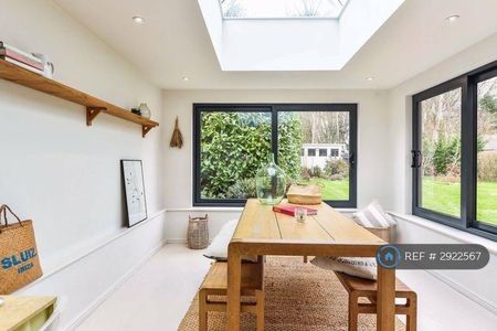 3 bedroom detached house to rent - Photo 4