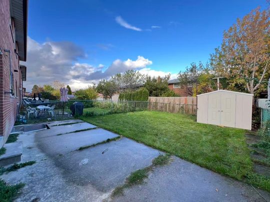 For Lease - 329 Cherokee Boulevard Unit# Lower, Toronto, Ontario - Photo 1