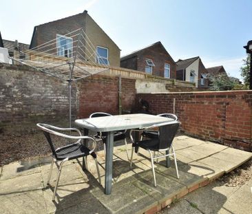 5 bedroom terraced house to rent - Photo 3