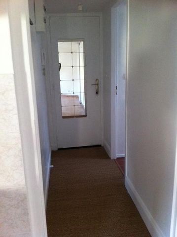 Location Appartement 2 pièces 33m² BORDEAUX 33000 - Photo 2