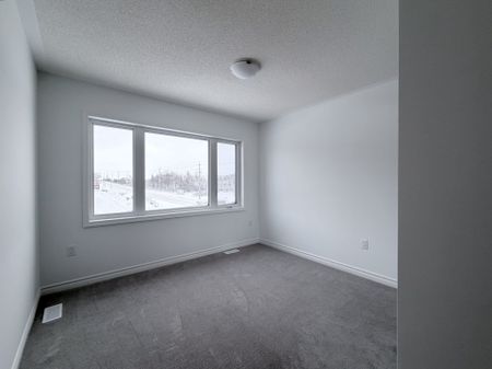 For Lease - 94 Vinewood Crescent, Barrie, Ontario - Photo 5