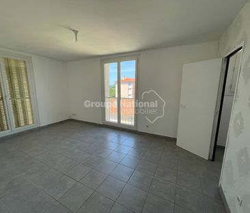 Appartement 2ème étage situé à Valréas, - Photo 1