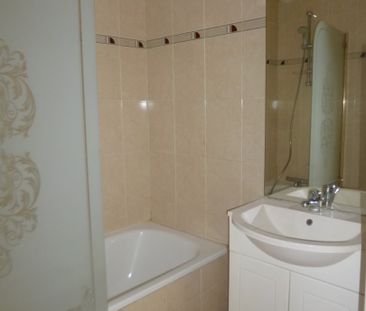 Location Appartement 4 pièces 66m² - Photo 4