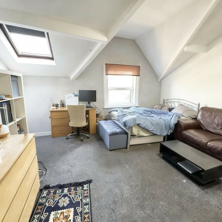 Flat 5 163 Hyde Park Road - Photo 1