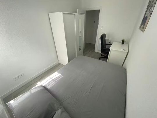 Calle del Oasis, Madrid, Community of Madrid 28021 - Foto 1