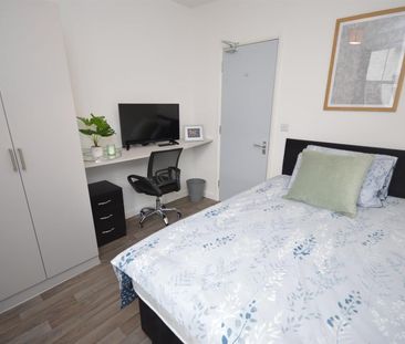 Liverpool Road, Neston - Photo 2