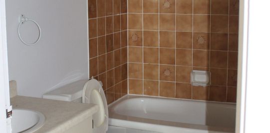 Beau Grand Une Chambre - Photo 2