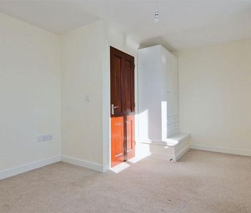 2 bedroom semi-detached house to rent - Photo 4