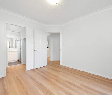 East Brisbane - Photo 2