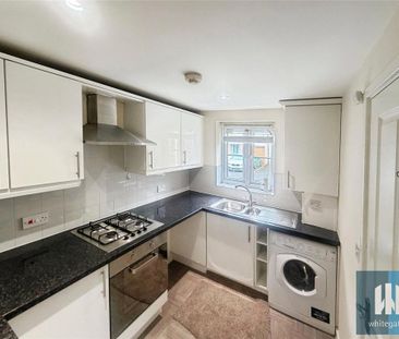 3 bedroom terraced house to rent - Photo 6