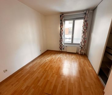 T3 proche Place Guichard avec cave et garage - Idéalement ... - Photo 2