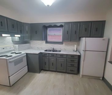 For Lease - 304 Linsmore Crescent, Toronto, Ontario - Photo 6