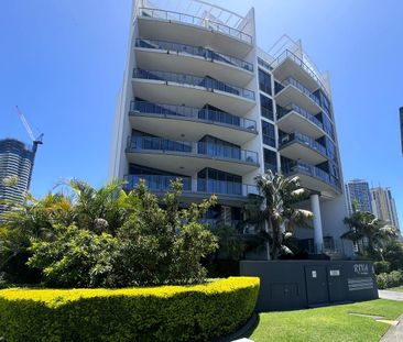 Modern Three-Bedroom Apartment in ‘Riva on Chevron’ - Photo 1