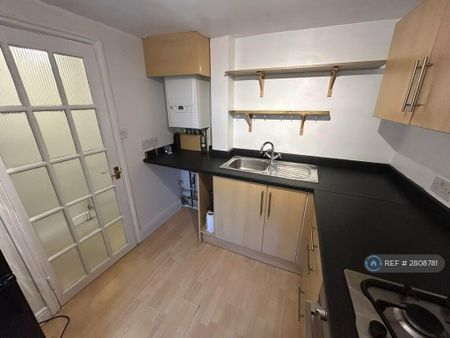 1 bedroom flat to rent - Photo 2