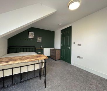 1 bedroom in a house share to rent - Photo 2