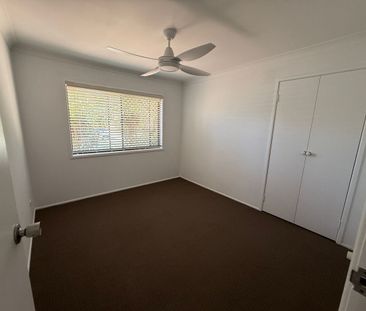 Wow, what a location!! Neat 4Brm home - Walk to Ormiston College - Photo 6