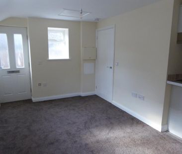 2 bedroom detached bungalow to rent - Photo 1