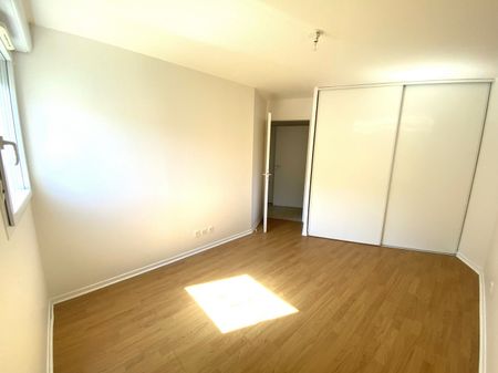 Location Appartement 3 pièces 63m² - Photo 5