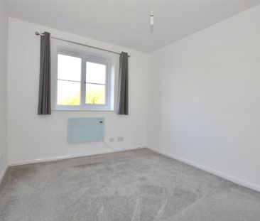 Wordsworth Mead, Redhill, Surrey, RH1 - Photo 2