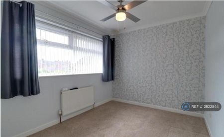 3 bedroom semi-detached house to rent - Photo 4