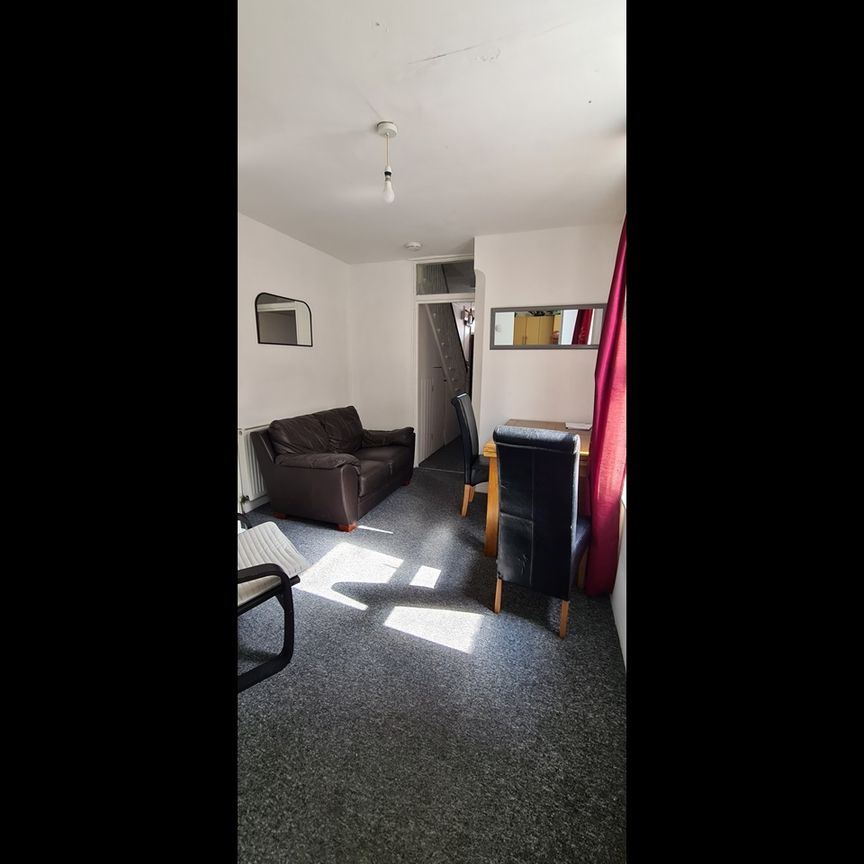 5 Bed Terraced House, Stanmer Park Road, BN1 - Photo 1