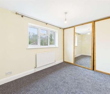 Estcots Drive, East Grinstead, West Sussex, RH19 - Photo 5