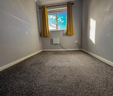 3 bedroom end of terrace house to rent - Photo 4