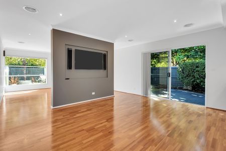 Expansive living in the Inner North - Photo 3