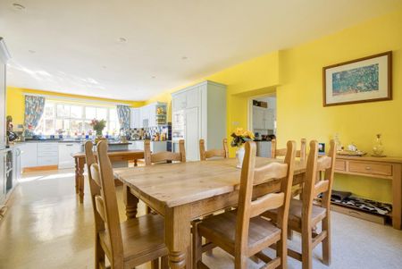 8 bedroom semi-detached house to rent - Photo 3