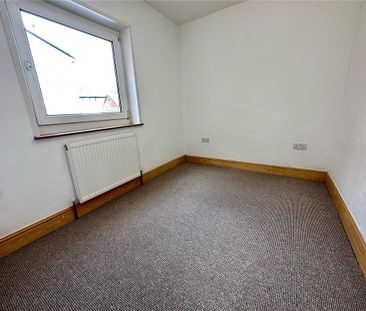 2 bedroom end of terrace house to rent - Photo 5