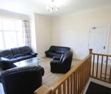 8 Bed - 30 Brudenell Avenue, Hyde Park, Leeds - LS6 1HD - Student - Photo 1