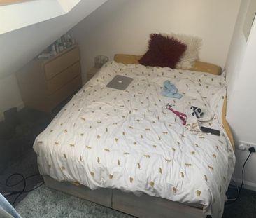 2 bedroom flat to rent - Photo 2