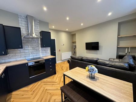 3 bedroom flat to rent - Photo 3