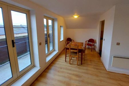 2 bedroom penthouse to rent - Photo 3