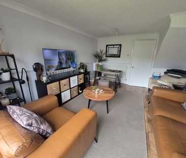 2 bedroom end of terrace house to rent - Photo 3