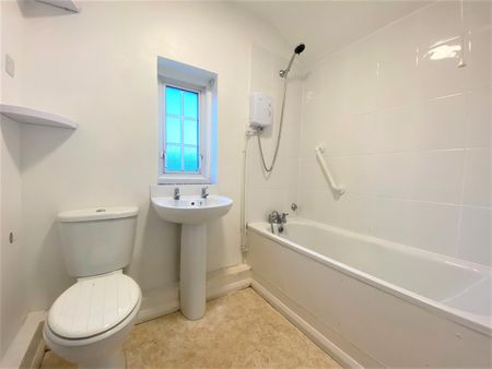 3 bedroom house - semi-detached - Photo 3