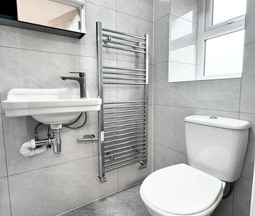 3 bedroom flat to rent - Photo 5