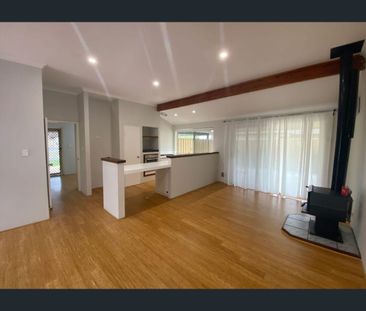 Comfort, Space & Lifestyle – 4x2 Home with Pool - Photo 2