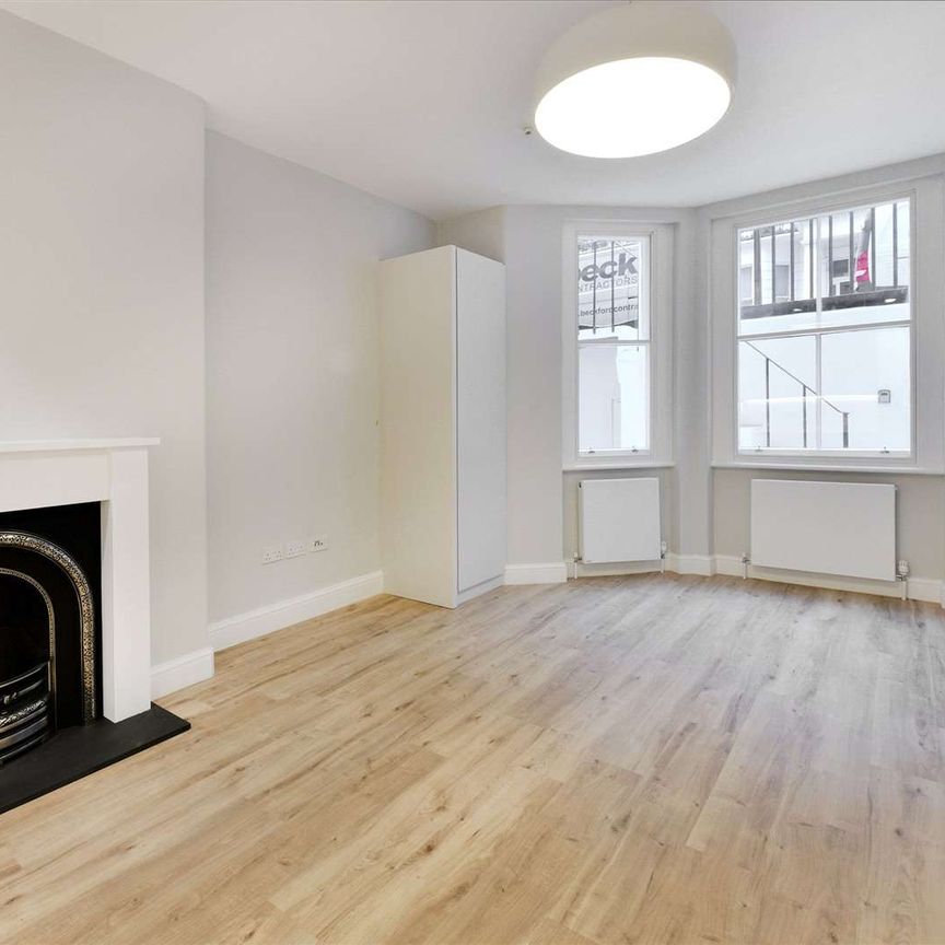 A brilliant studio flat in South Kensington situated on a popular garden square close to all the local amenities. - Photo 1