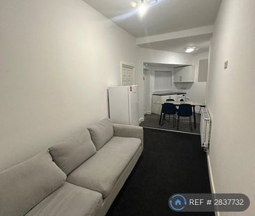 1 bedroom in a house share to rent - Photo 1