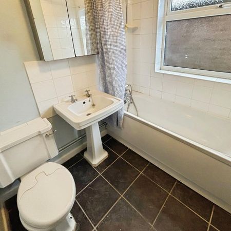 2 bedroom detached bungalow to rent - Photo 5