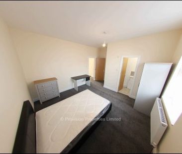 6 Bedroom Student Lets in Leeds - Photo 3