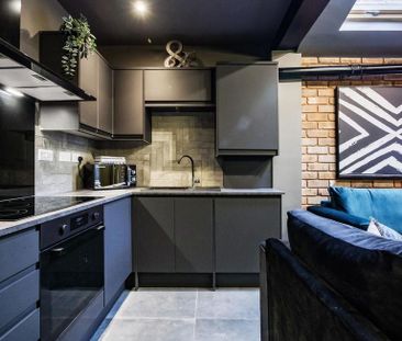 1 bedroom in a house share to rent - Photo 2