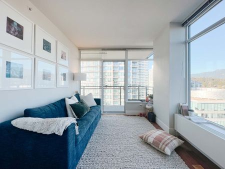 Lonsdale Location! - Photo 2