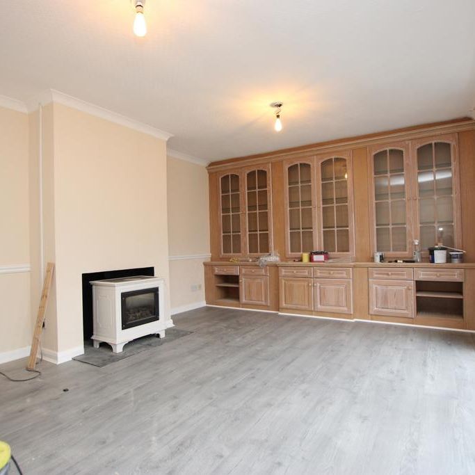 3 bedroom detached bungalow to rent - Photo 1