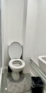 St. Marks Street, LEEDS - Photo 3